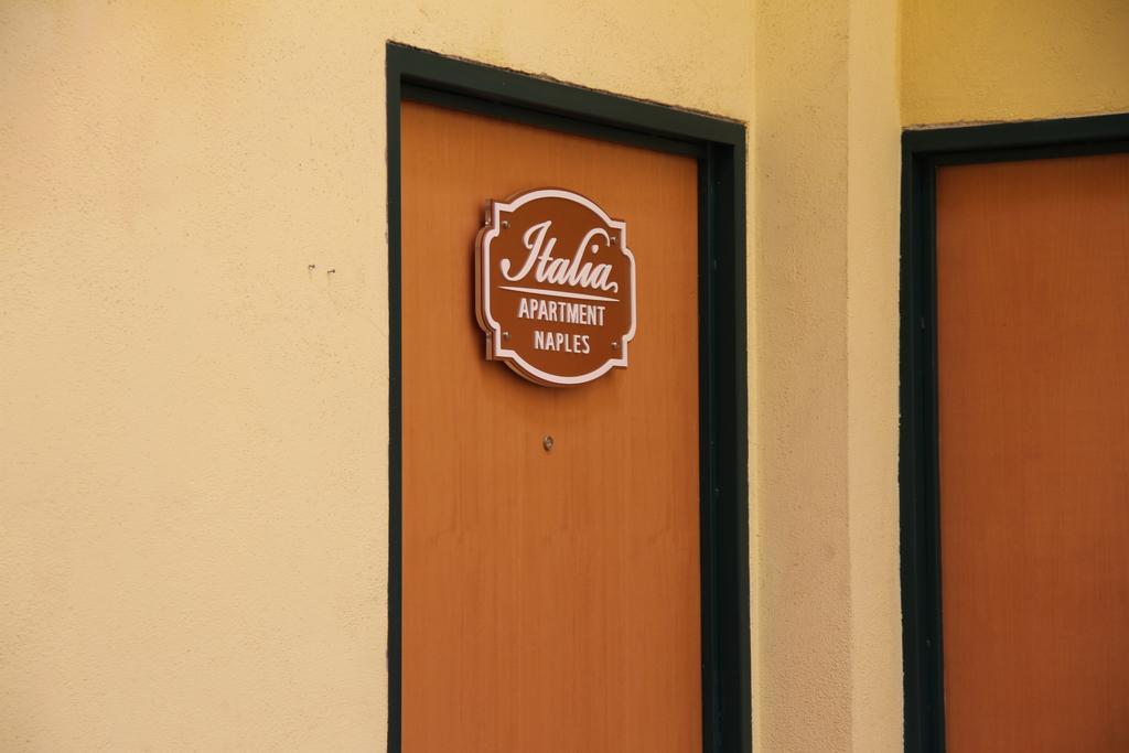 Italia Neapel